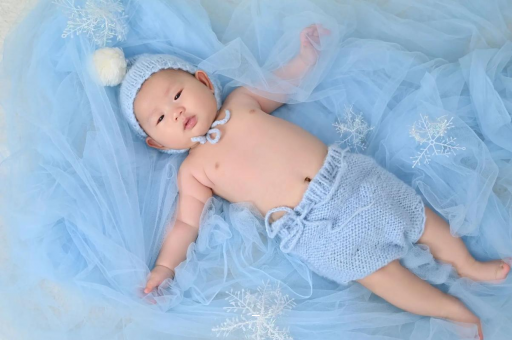 清徐宝宝间歇性斜视